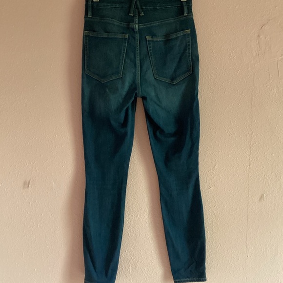 GOOD AMERICAN GOOD WAIST SKINNY CROP JEANS - Picture 14 of 15